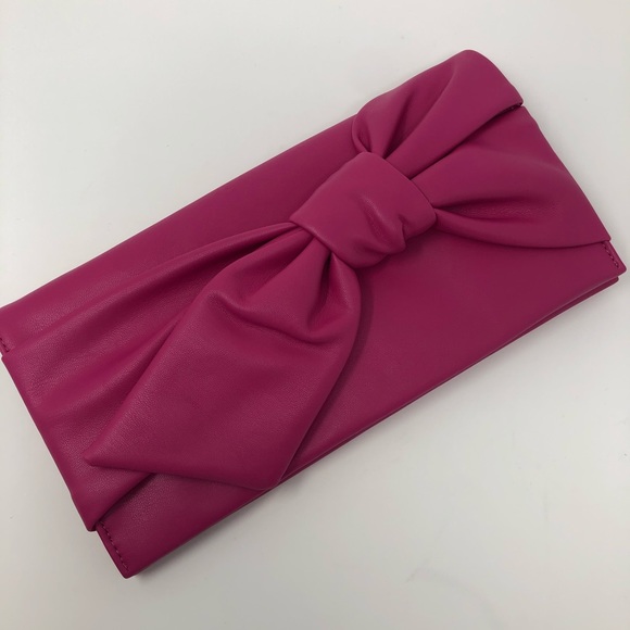 INC Bowah Hands through Clutch - Picture 4 of 10